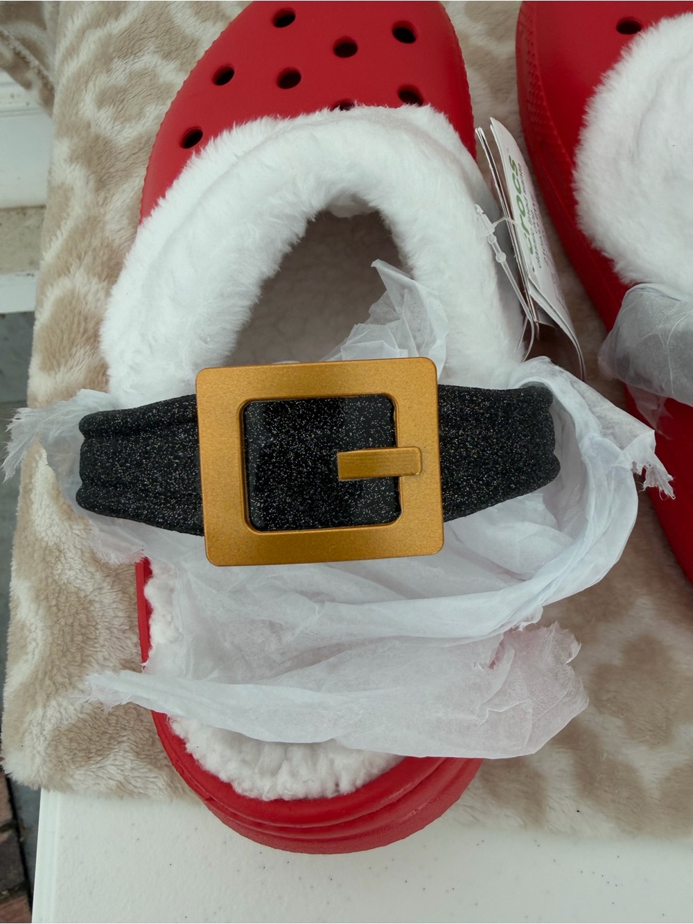 Crocs Womens Classic Lined Clog in Red with White Faux Fur Santa crocs size 8 - Picture 4 of 4
